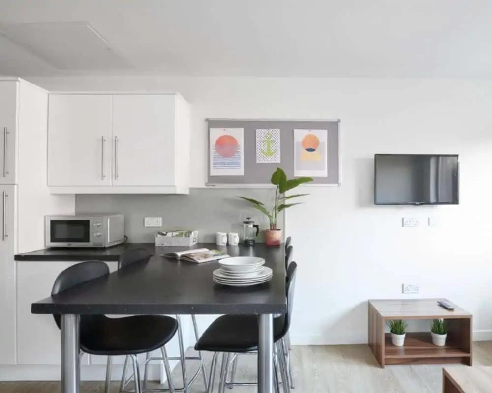Zeni 5 Bed Apartment In Central Эксетер Экстерьер фото