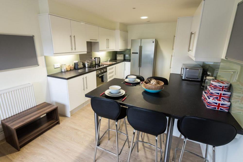 Zeni 5 Bed Apartment In Central Эксетер Экстерьер фото